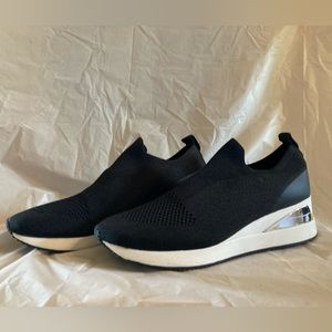 Websterr Womens Knit Lifestyle Slip-On Slight Wedge Sneakers - Black 10M